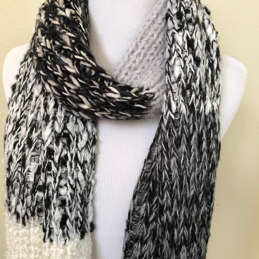 NWT INC Macy's Colorblock Fringe Scarf Black White - Picture 2 of 3